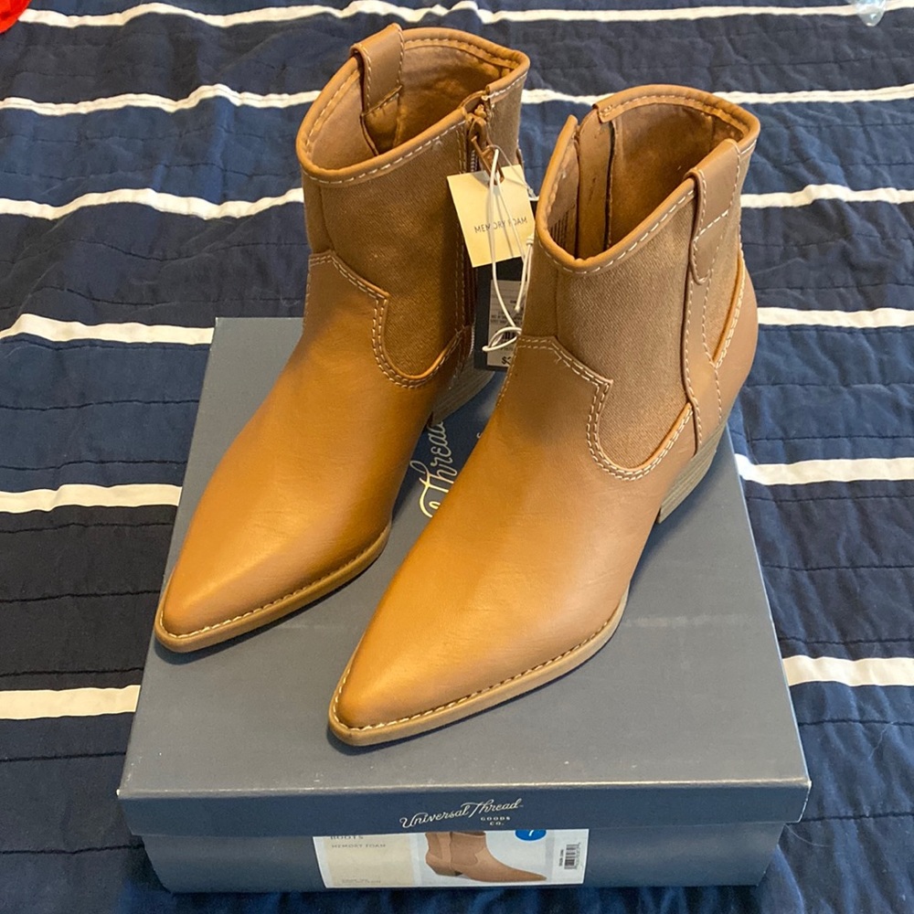 Universal thread Kay Boots